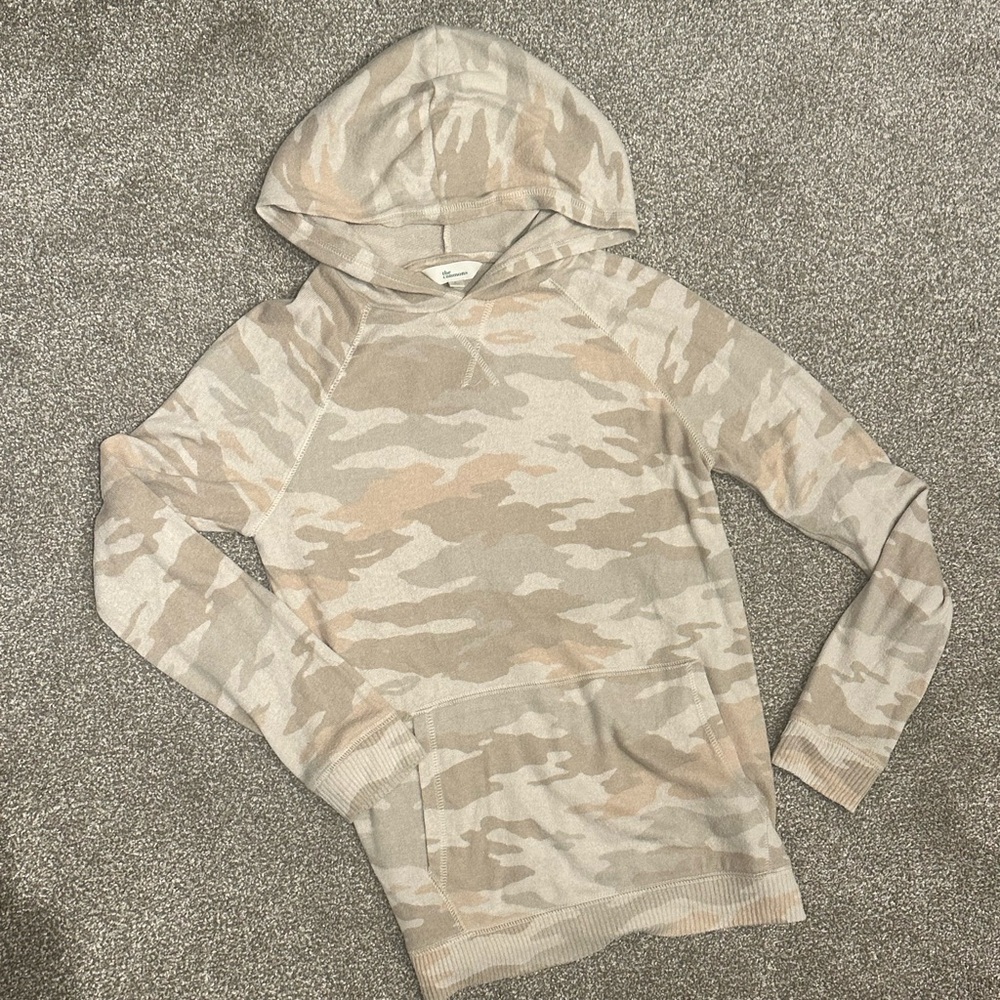 The Commons youth large camo hoodie